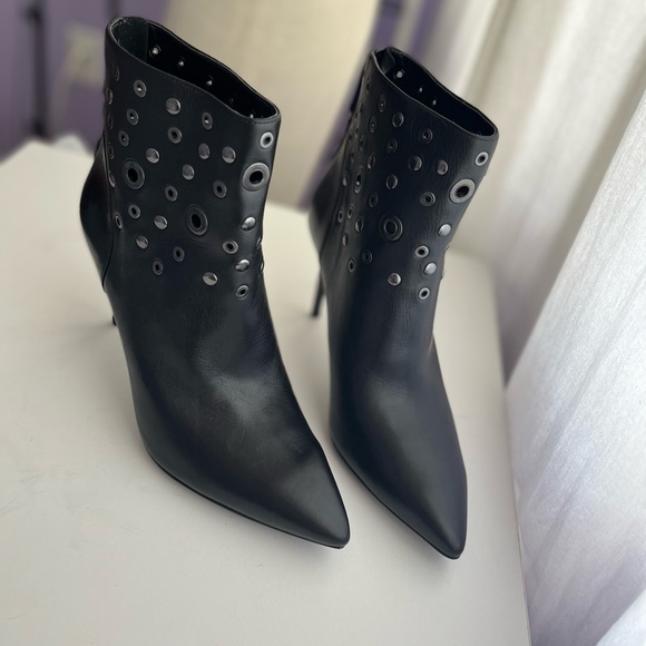 NINE WEST  Black Pointy Toe Leather Booties - Picture 5 of 7